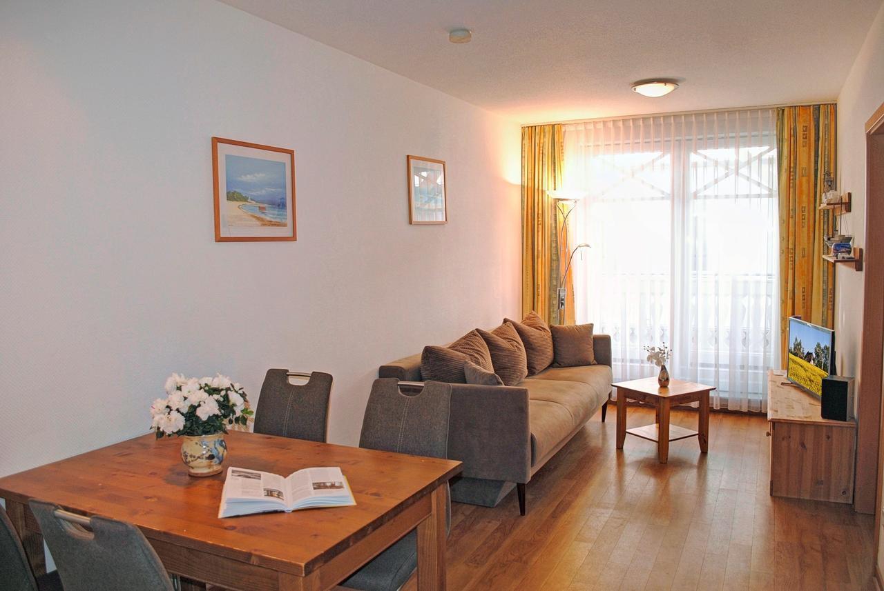 Haus Strandburg - Hinter Duene Und Meer Binz Exterior photo